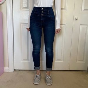 High-Waisted Jeans